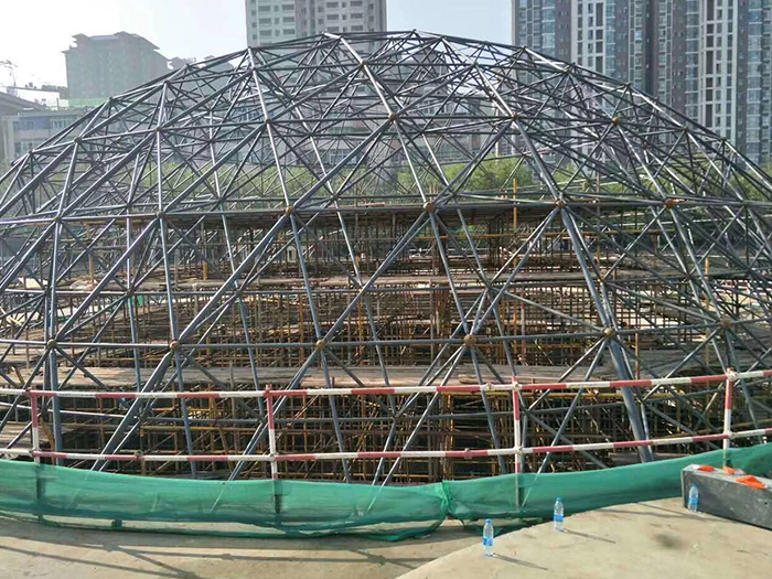 仙桃球形网架钢结构施工