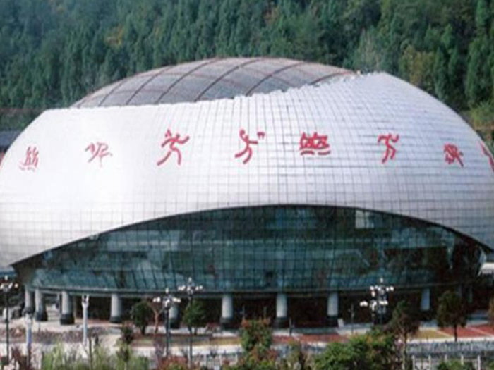 仙桃体育中心球形网架加工安装